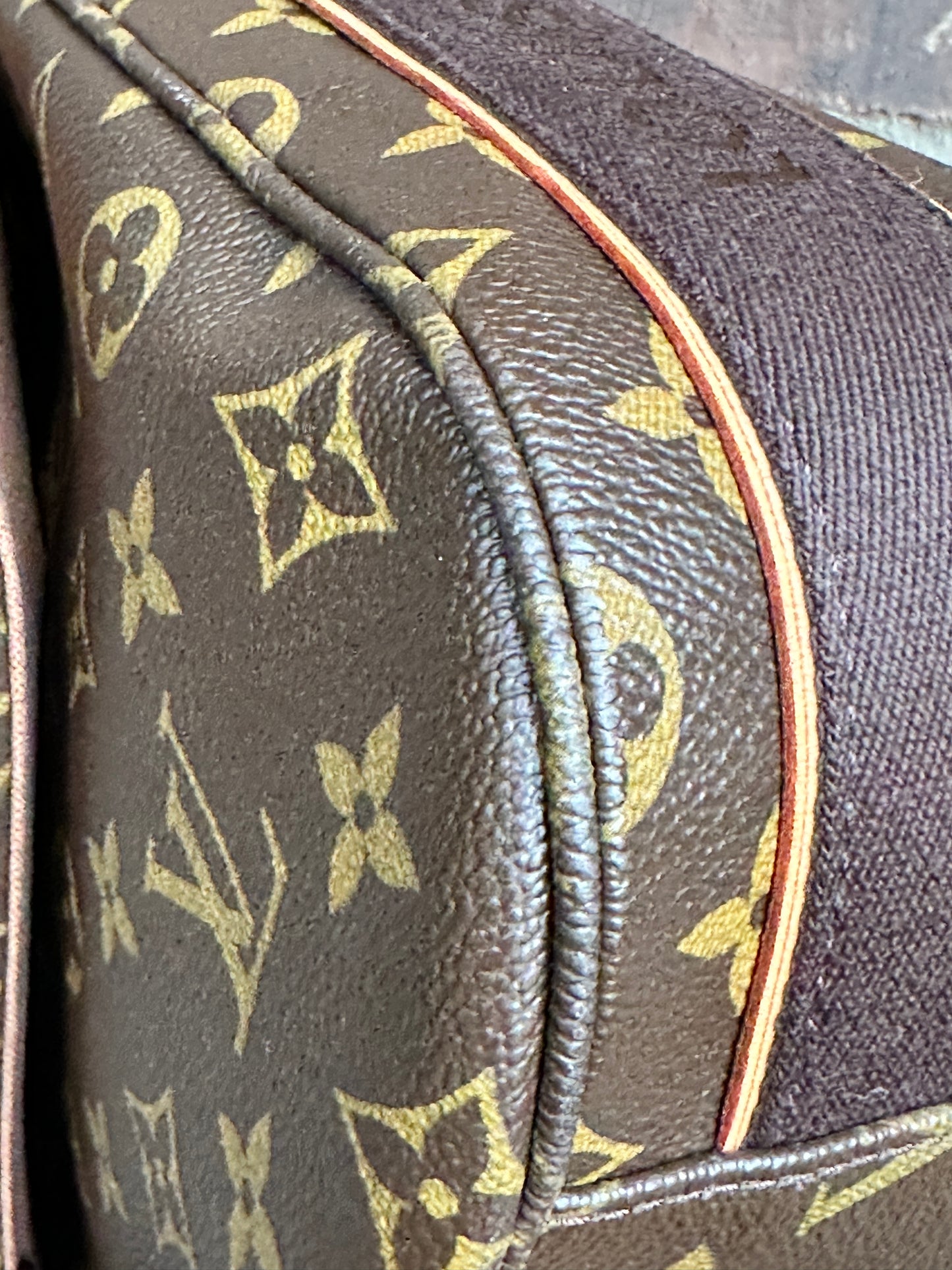 Louis Vuitton Beaubourg Messenger Bag Monogram Canvas MM 89923