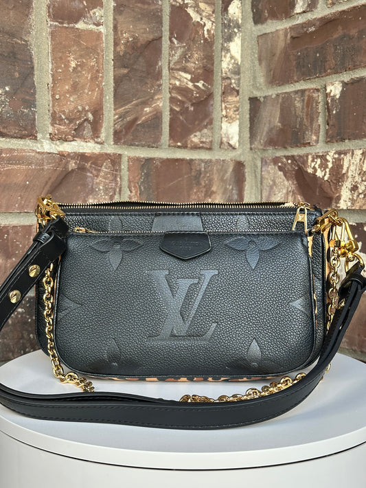 Louis Vuitton Multi Pochette Accessoires Wild at Heart Monogram Empreinte Giant	61134