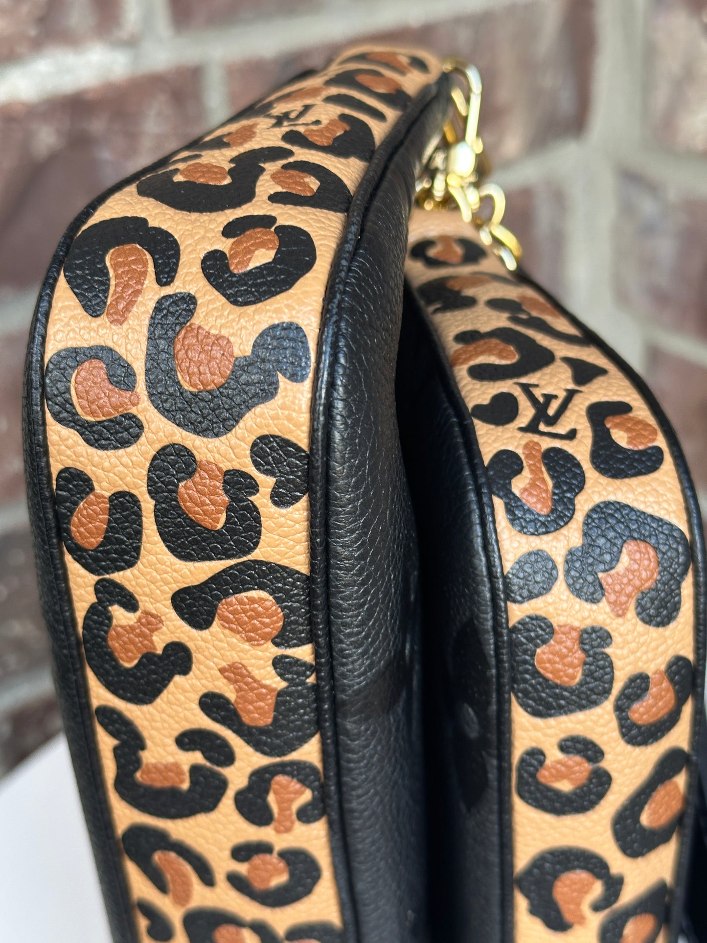 Louis Vuitton Multi Pochette Accessoires Wild at Heart Monogram Empreinte Giant	61134