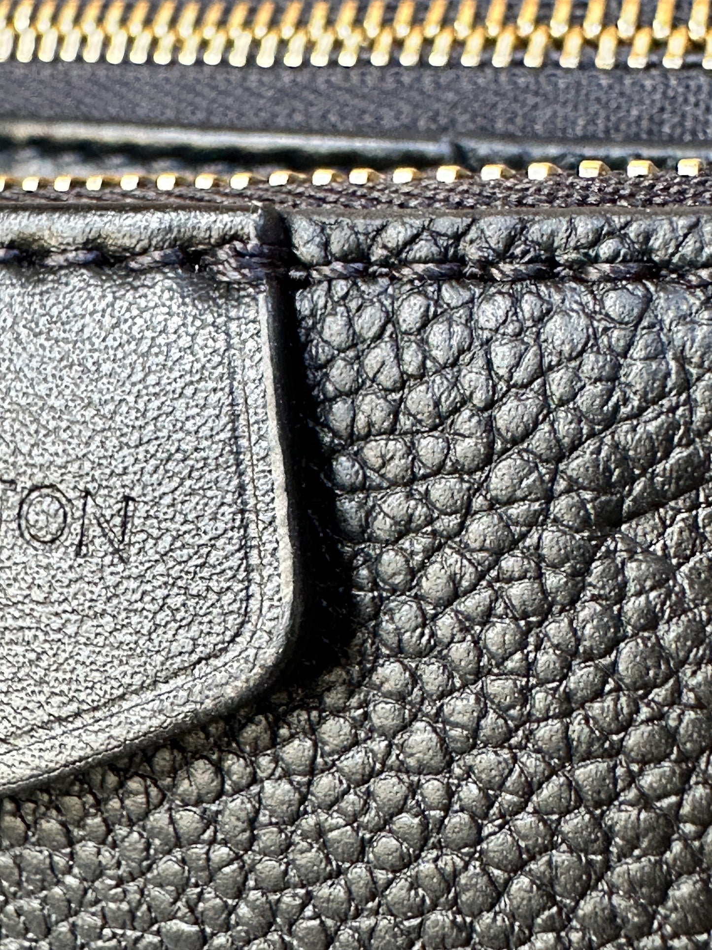 Louis Vuitton Multi Pochette Accessoires Wild at Heart Monogram Empreinte Giant	61134