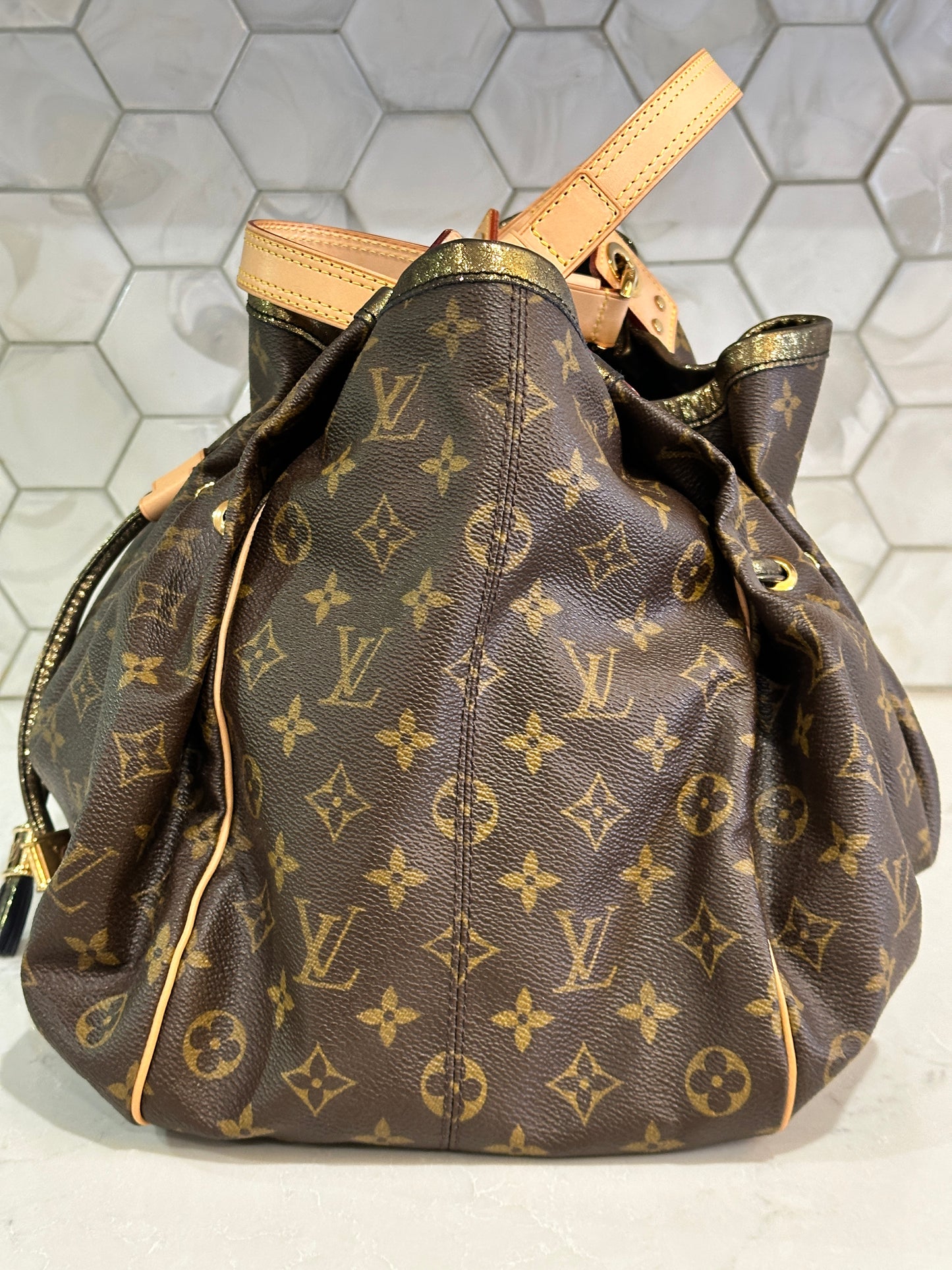 Louis Vuitton Irene Handbag 53498