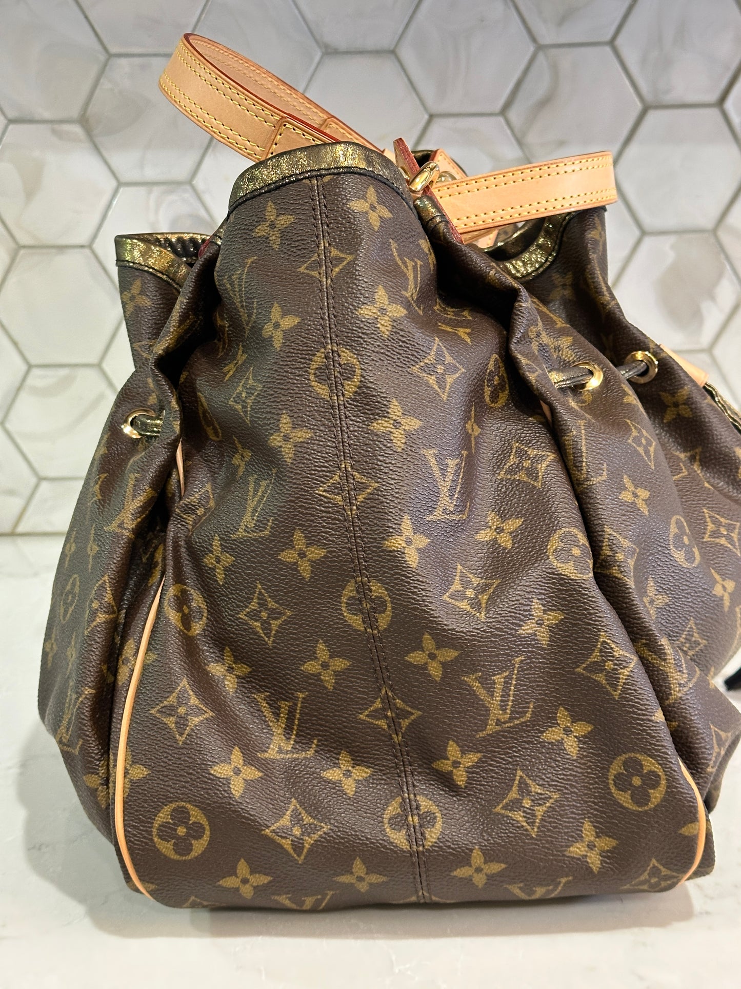 Louis Vuitton Irene Handbag 53498