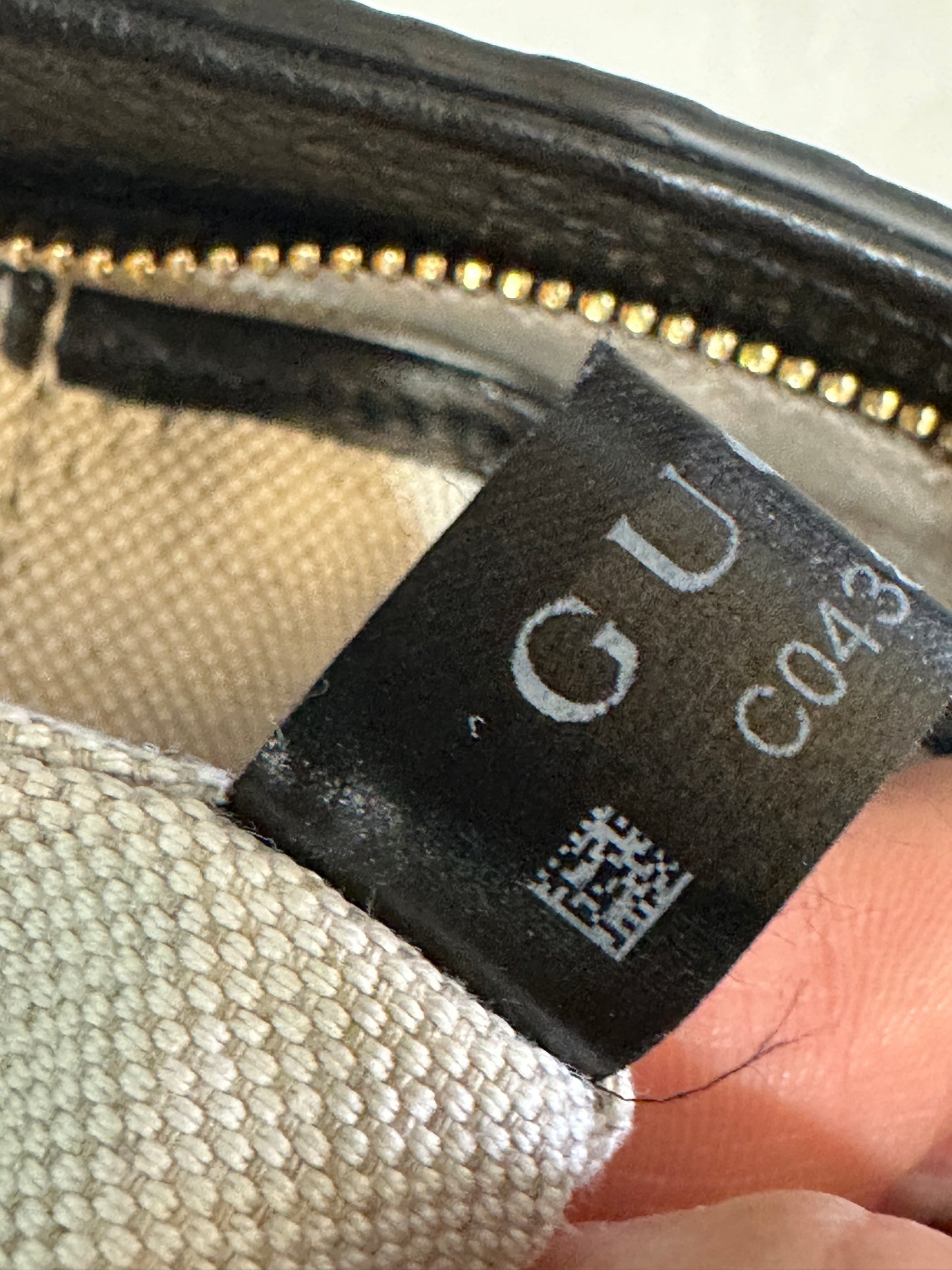 Gucci Emblem Chain Shoulder Bag Guccissima Leather Medium	61114