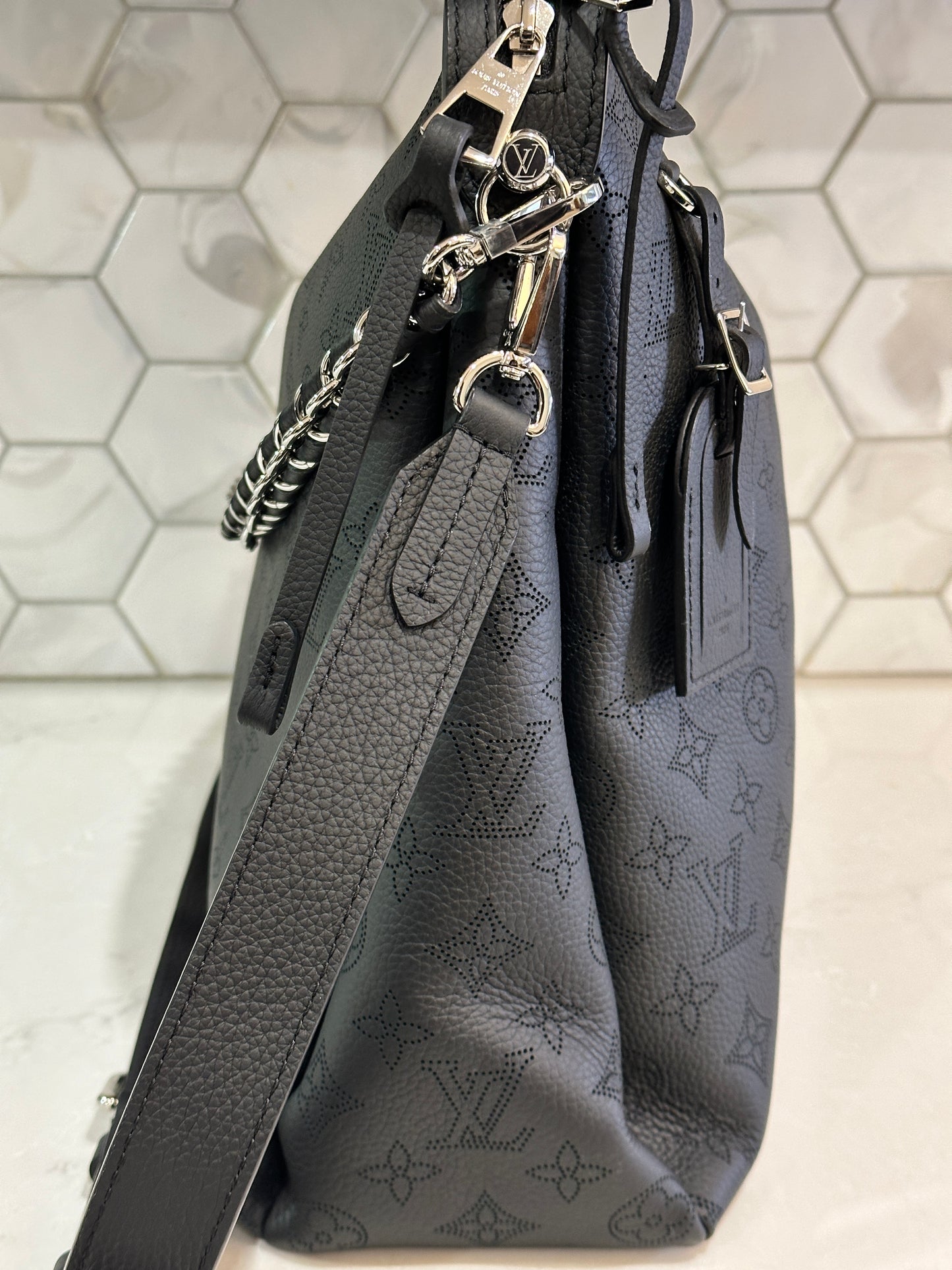 Louis Vuitton Hand It All Bag Mahina Leather MM 69064