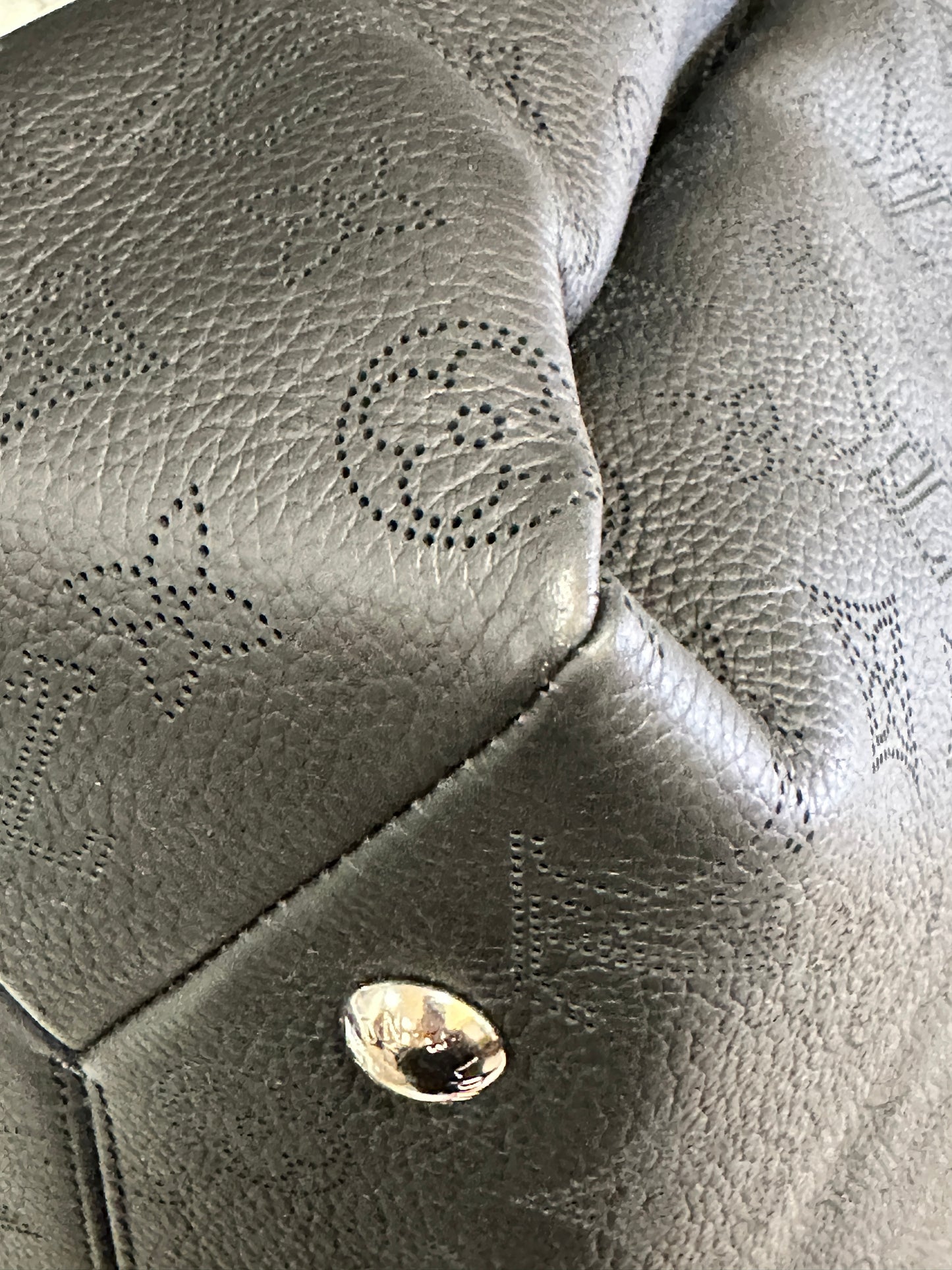 Louis Vuitton Hand It All Bag Mahina Leather MM 69064