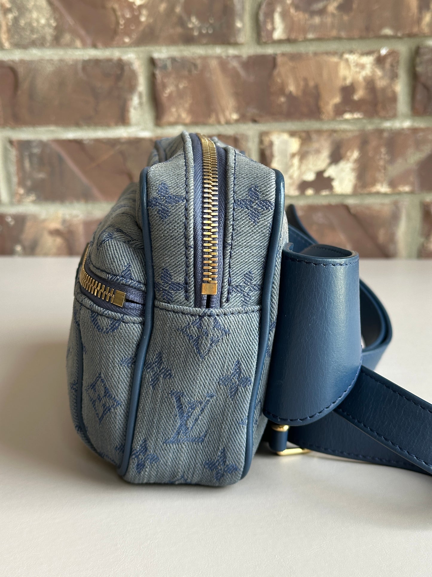 Louis Vuitton Outdoor BumBag Monogram Denim 38923