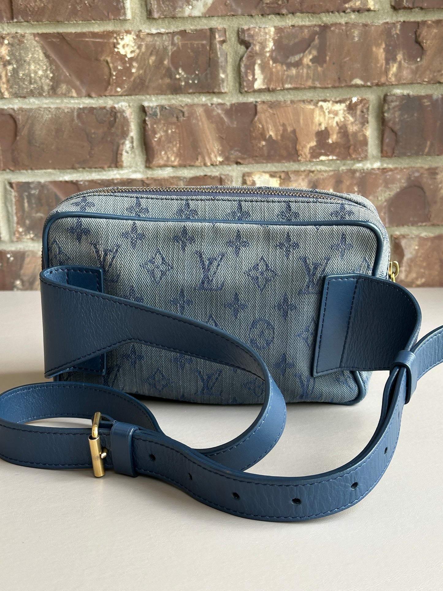 Louis Vuitton Outdoor BumBag Monogram Denim 38923