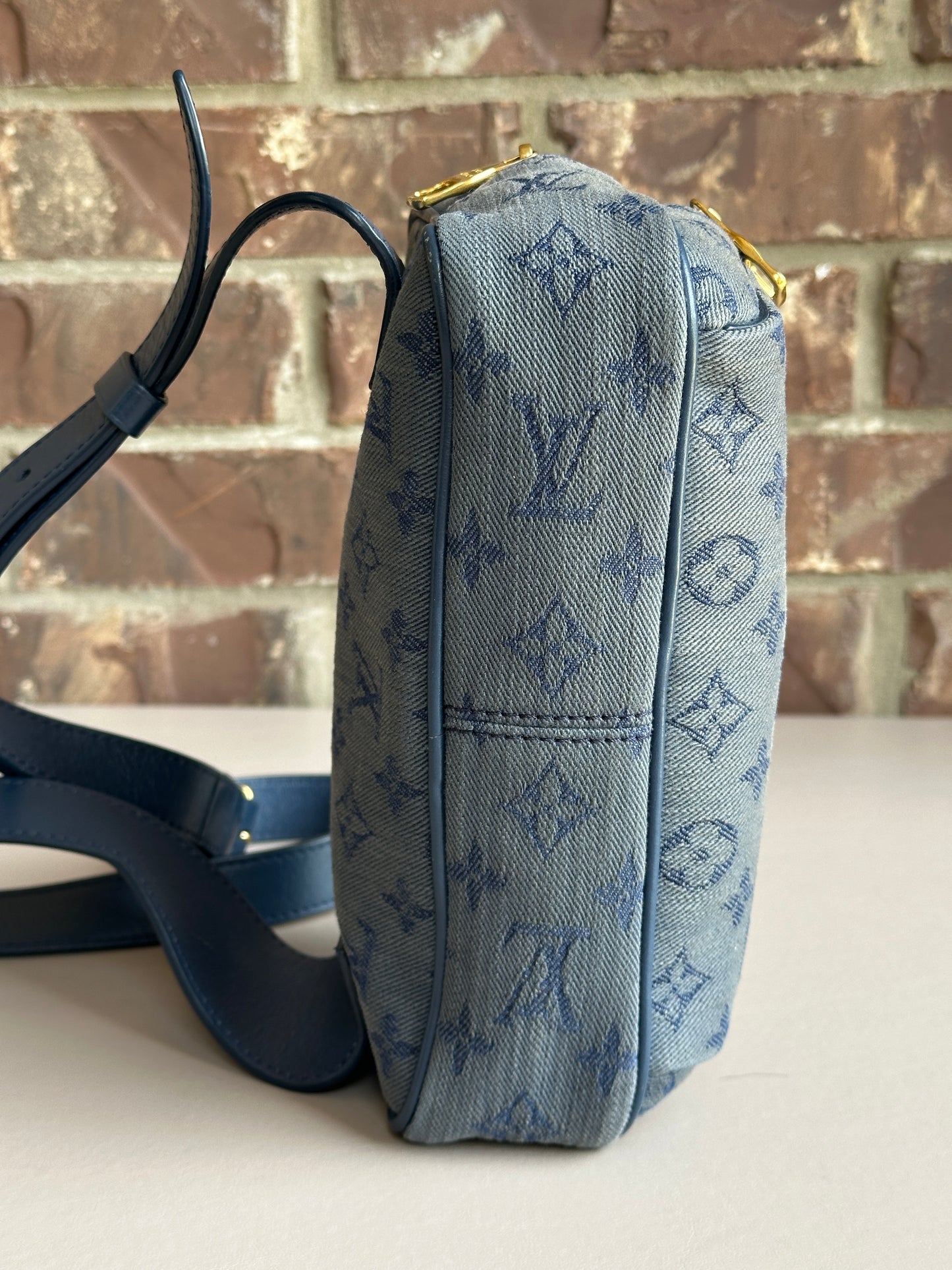 Louis Vuitton Outdoor BumBag Monogram Denim 38923
