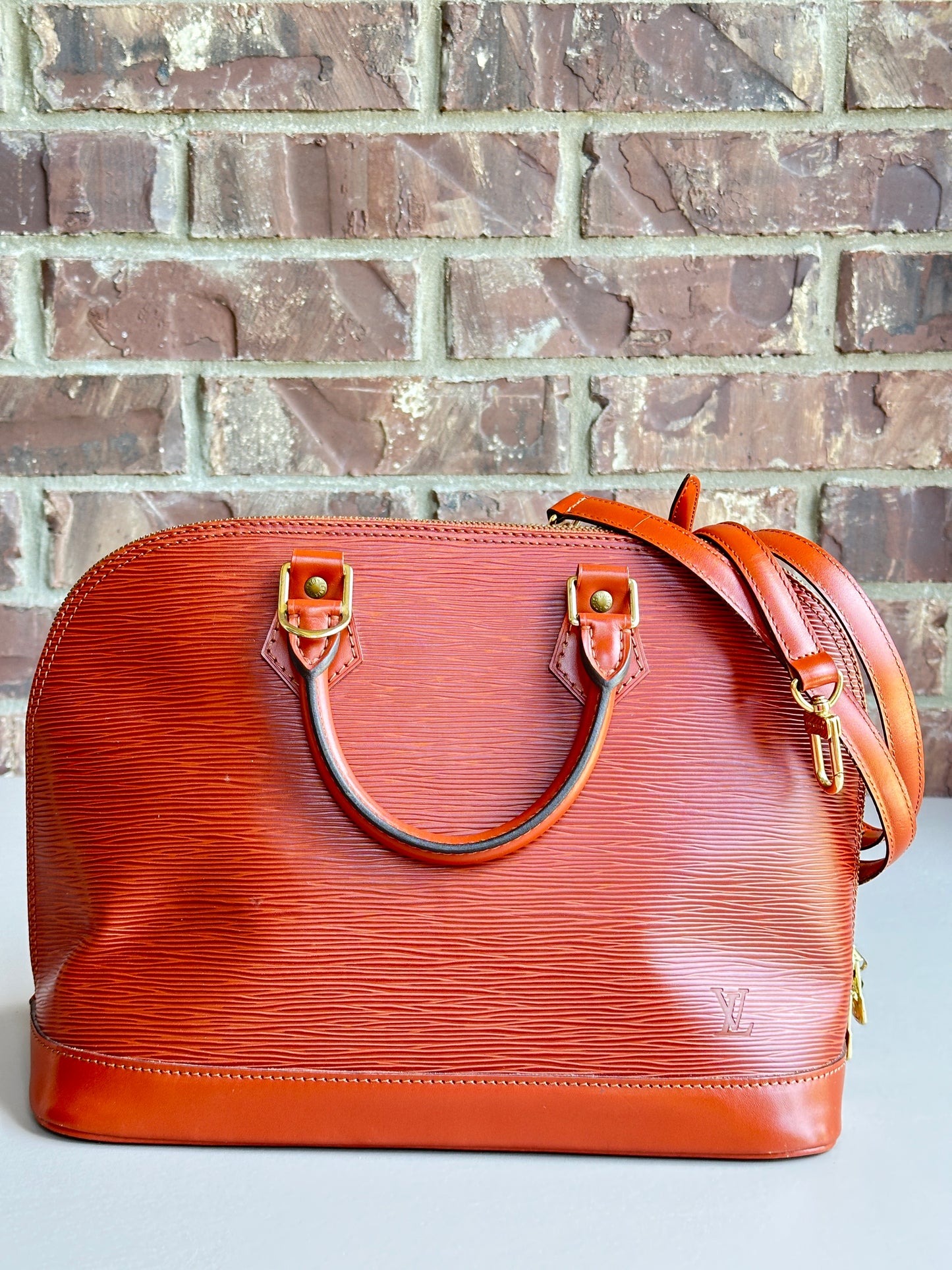 Louis Vuitton Vintage Alma Handbag Epi Leather PM Kenyan Fawn 87324