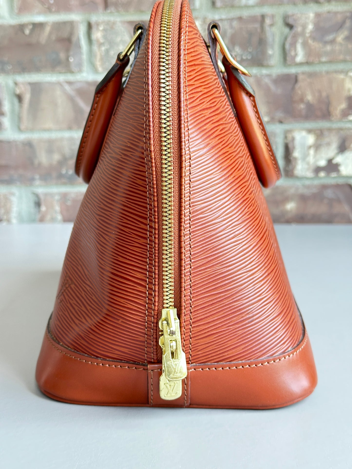 Louis Vuitton Vintage Alma Handbag Epi Leather PM Kenyan Fawn 87324