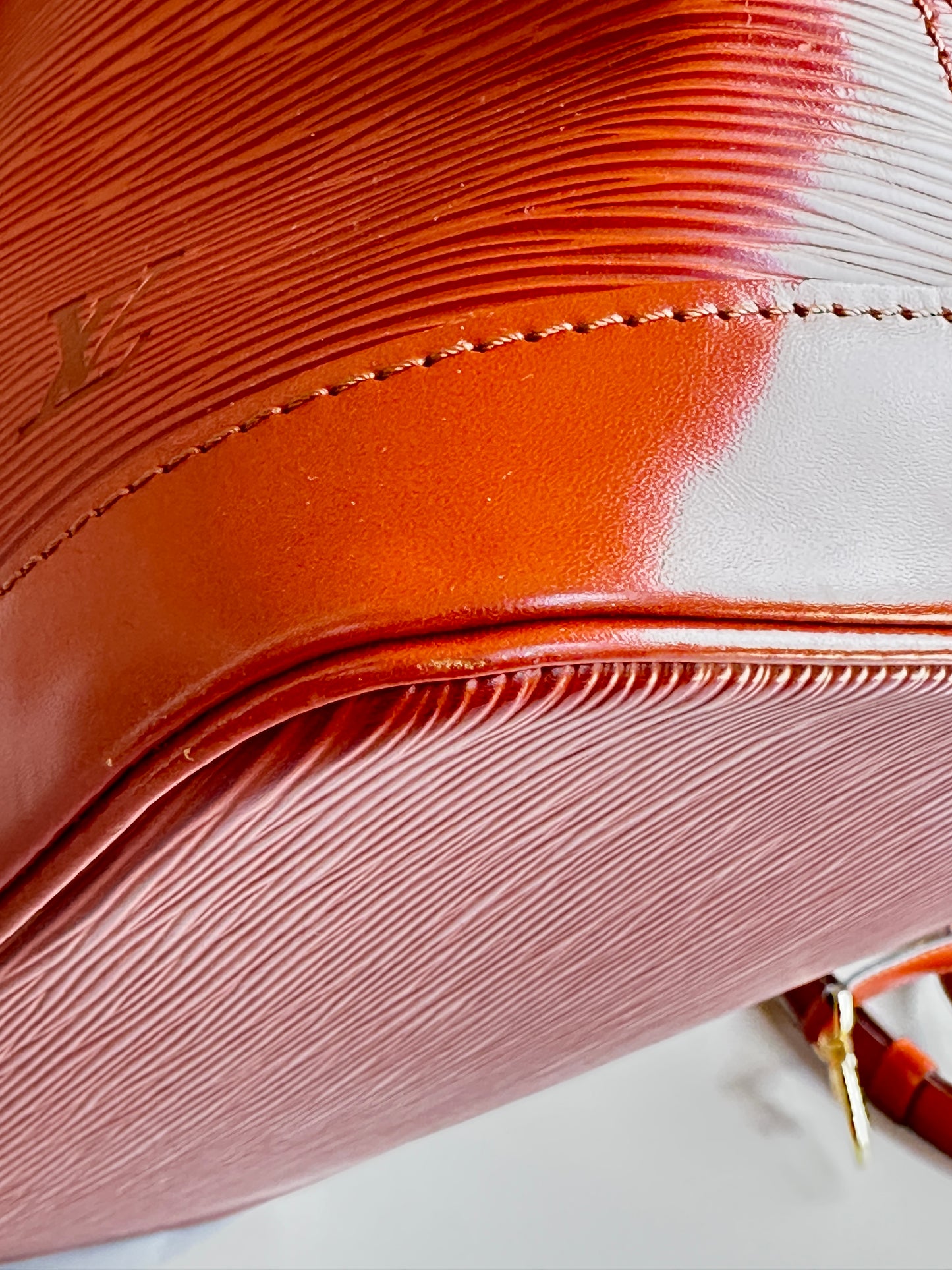 Louis Vuitton Vintage Alma Handbag Epi Leather PM Kenyan Fawn 87324