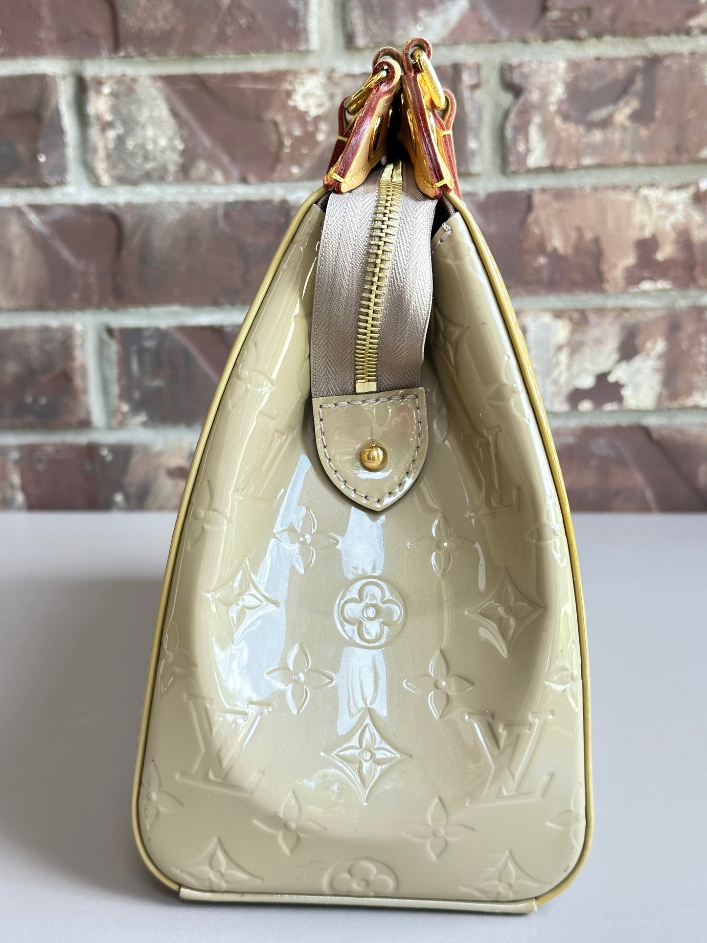Louis Vuitton Brea Handbag Monogram Vernis MM 83274