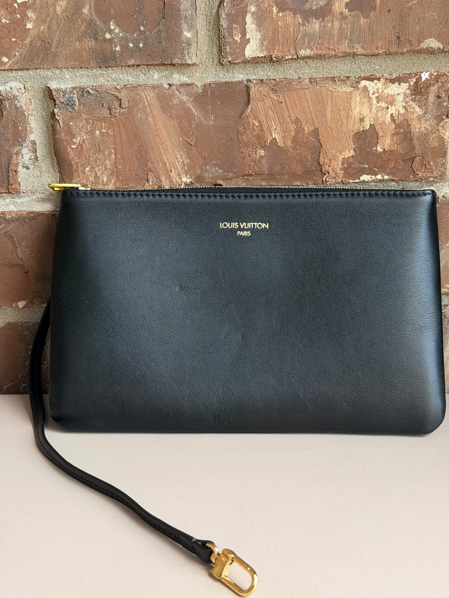 Louis Vuitton Coussin Hobo Monogram Embossed Lambskin MM Black 28169