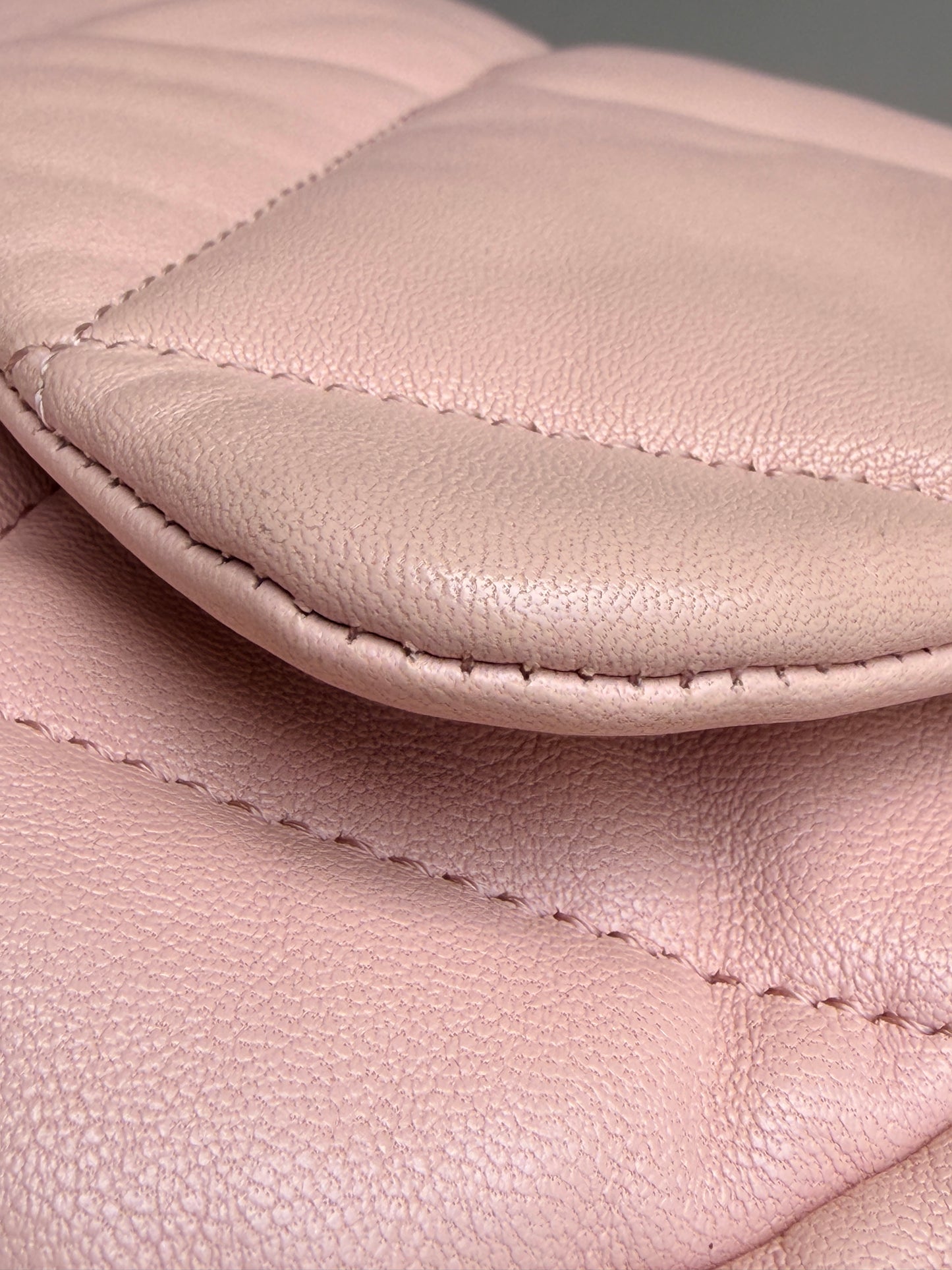 Chanel 19 Flap Bag Quilted Leather Large Light Pink 82937