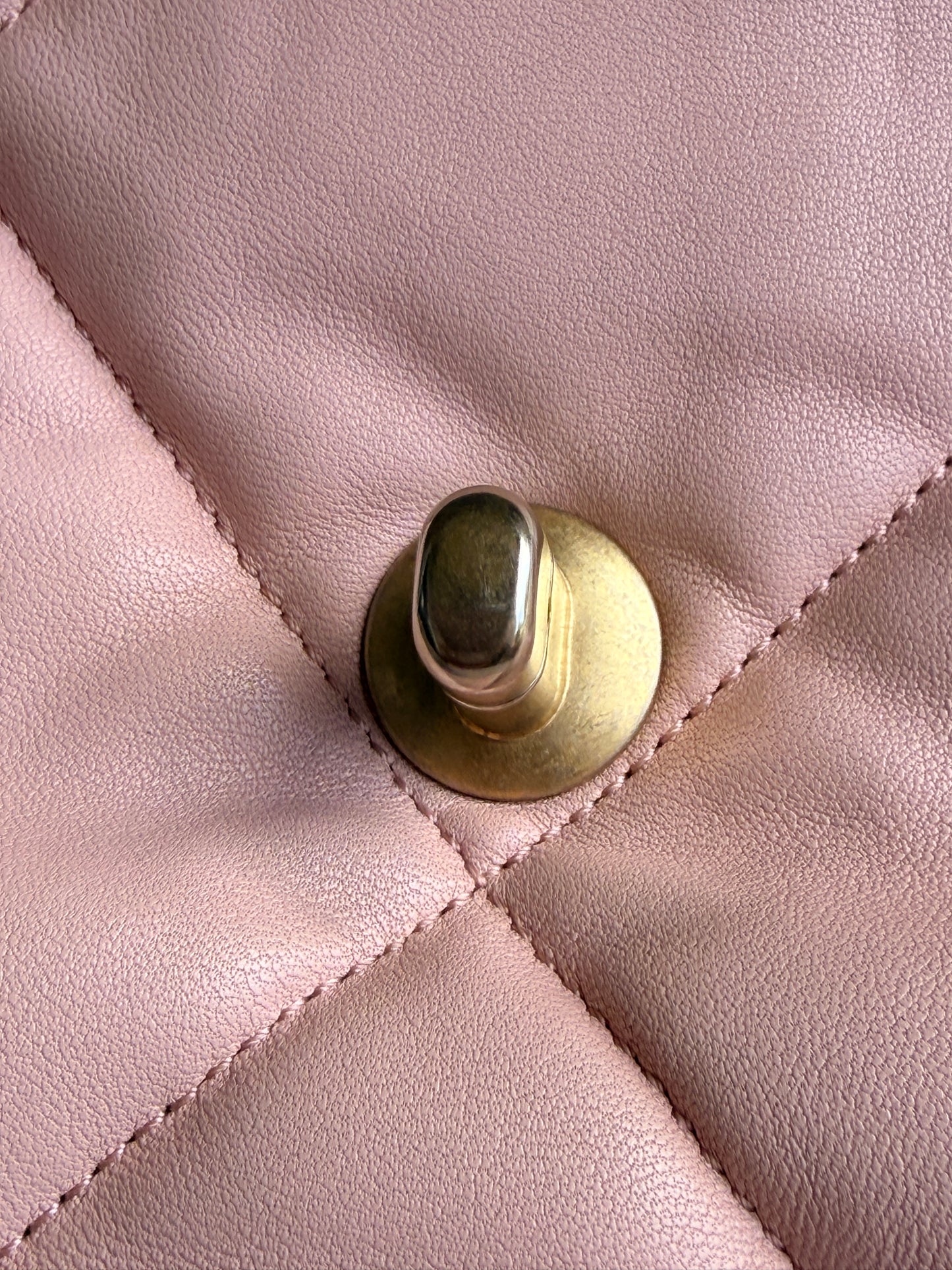 Chanel 19 Flap Bag Quilted Leather Large Light Pink 82937