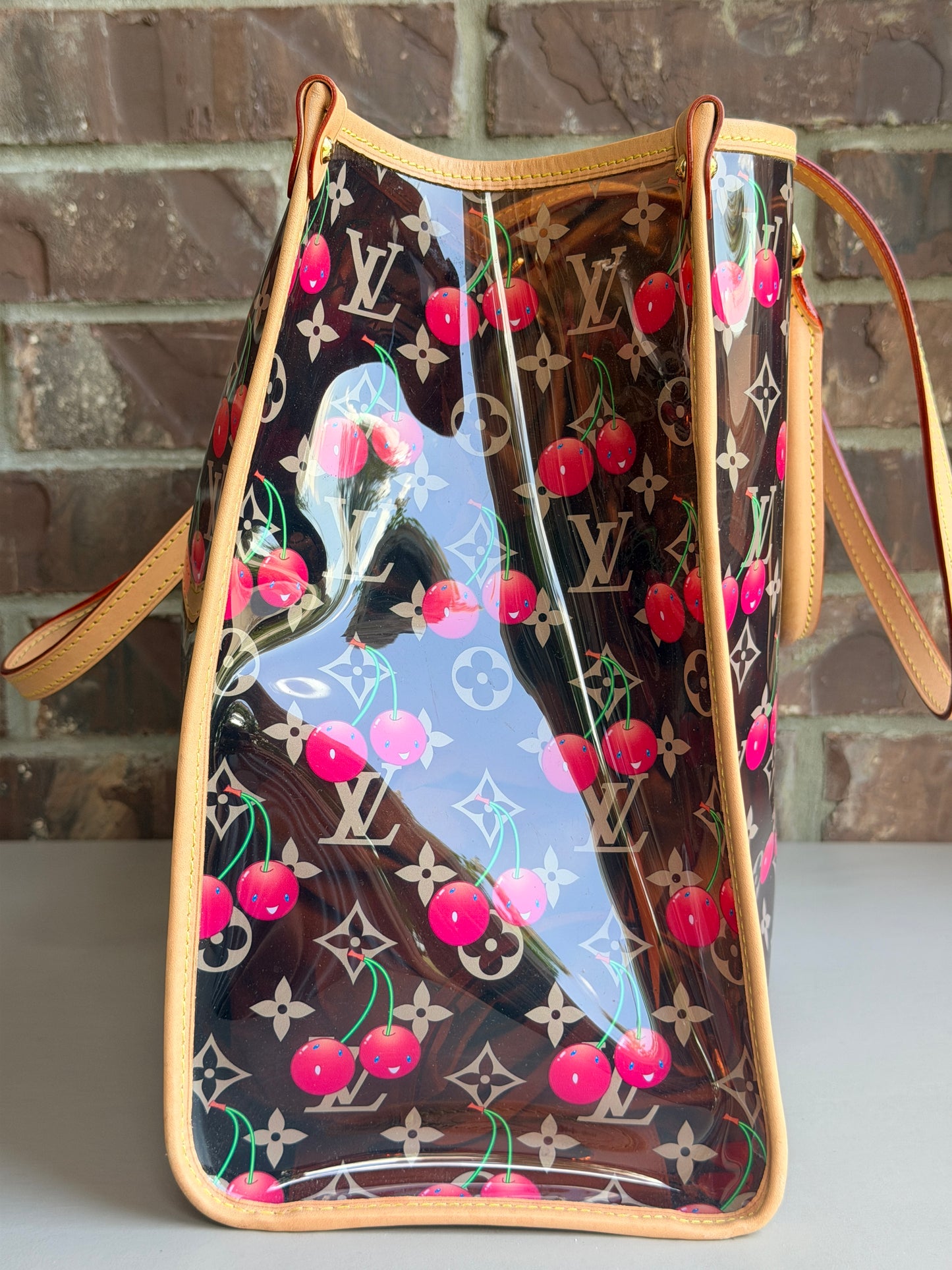 Louis Vuitton x Takashi Murakami OnTheGo Tote Monogram Cerises PVC GM	72346