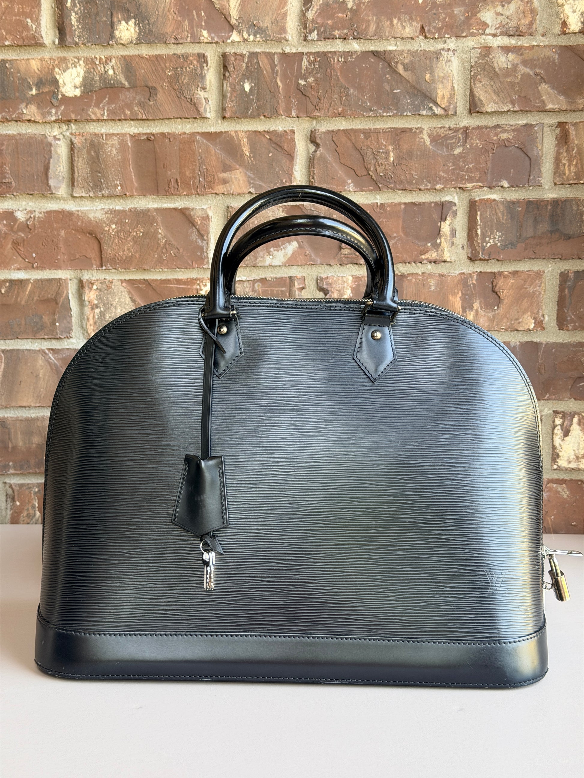 Louis Vuitton Alma Handbag Epi Leather GM Black 78423