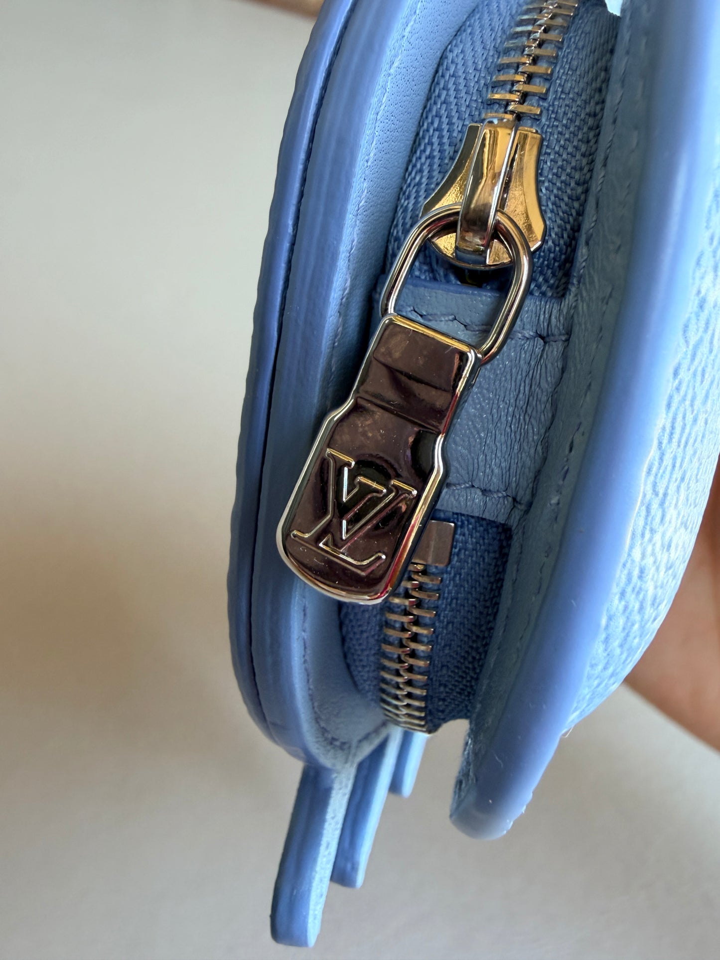 Louis Vuitton Crab Bag Charm and Key Holder Leather Blue	73957