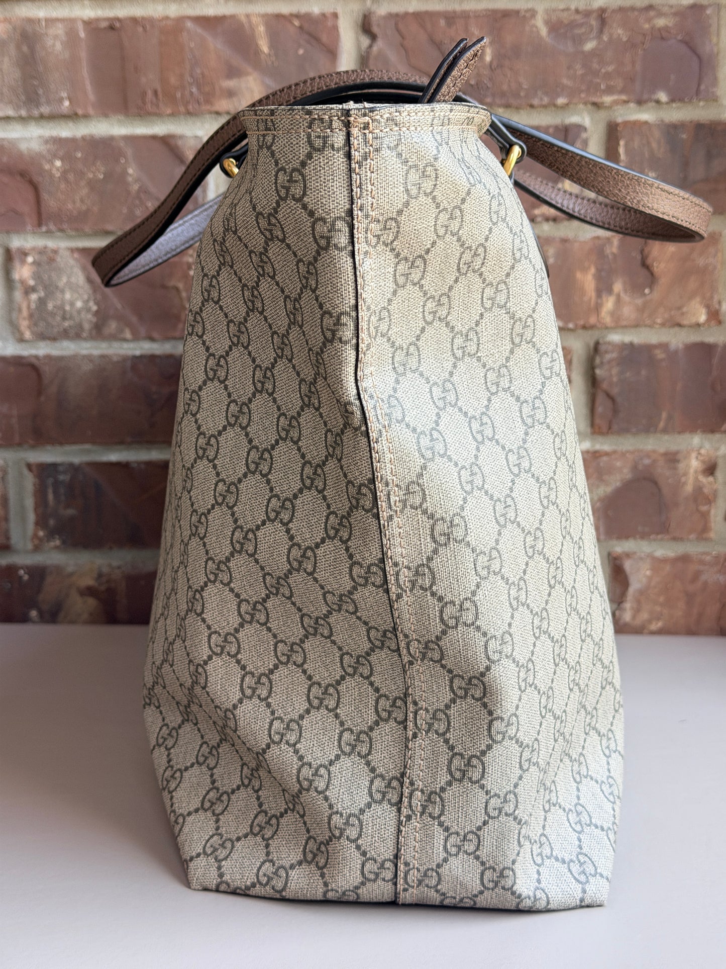 Gucci GG Supreme Medium Tote Brown 34564