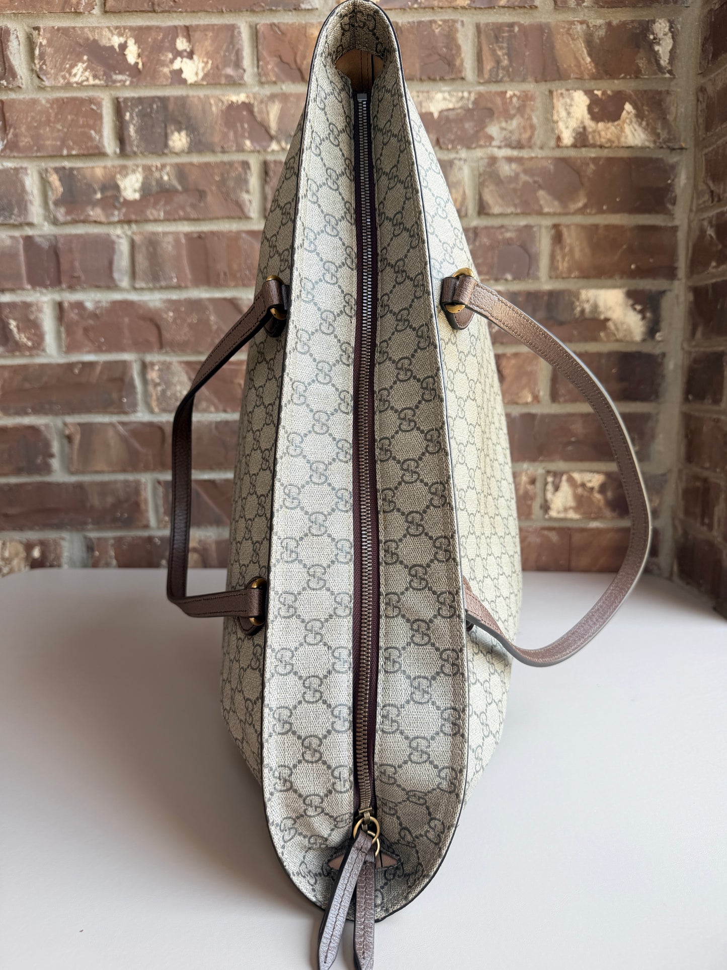 Gucci GG Supreme Medium Tote Brown 34564