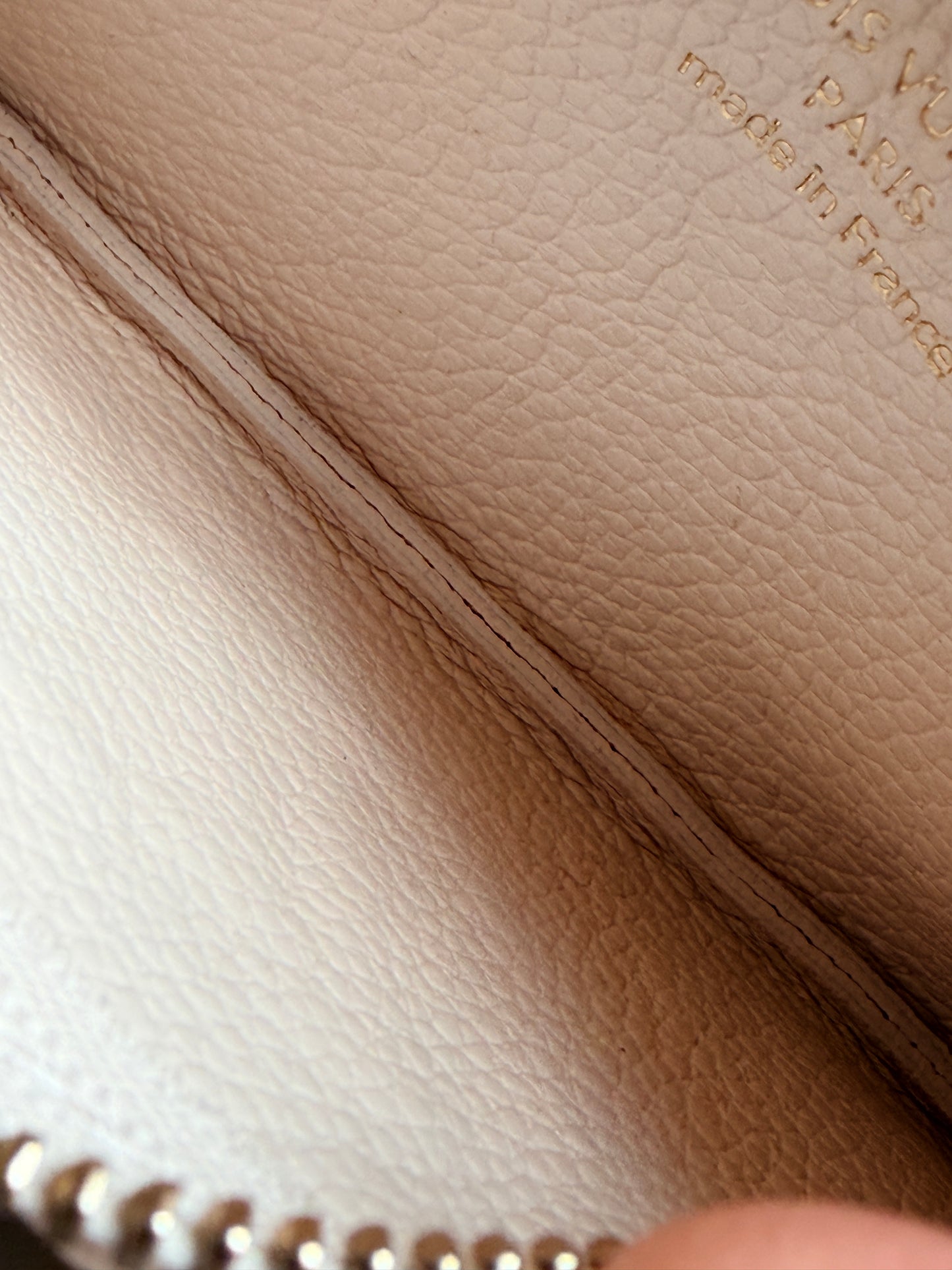 Louis Vuitton Dream Key Pouch	53335