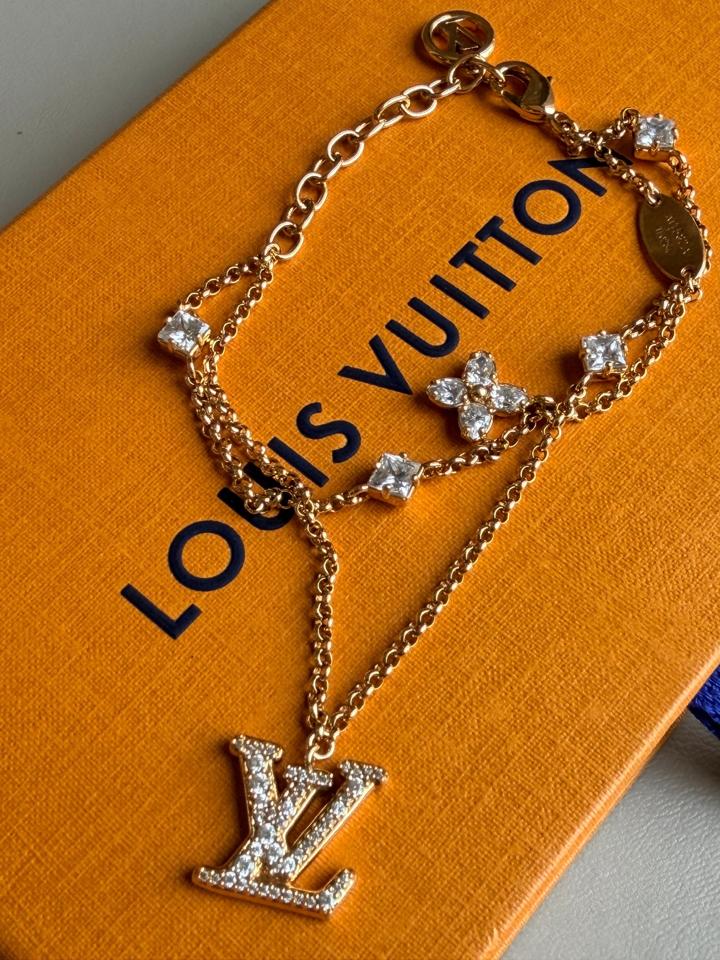 Louis Vuitton Lady Bracelet	63456