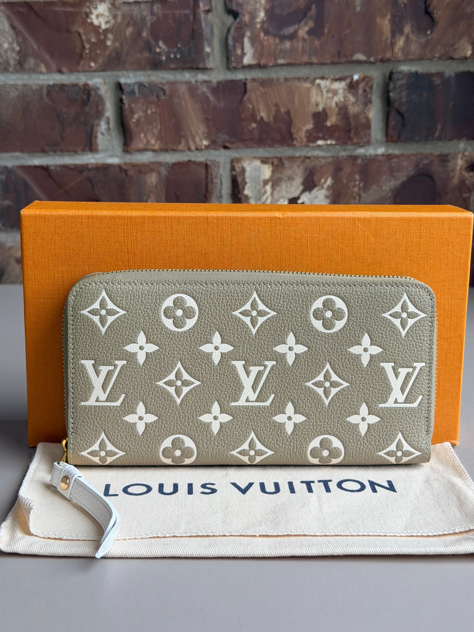 Louis Vuitton Spring In The City Zippy Wallet	29374