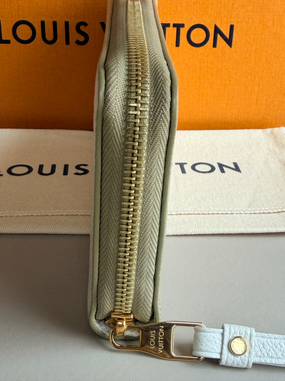 Louis Vuitton Spring In The City Zippy Wallet	29374