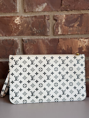 Louis Vuitton Monogram Giant Neverfull Pochette - 72846