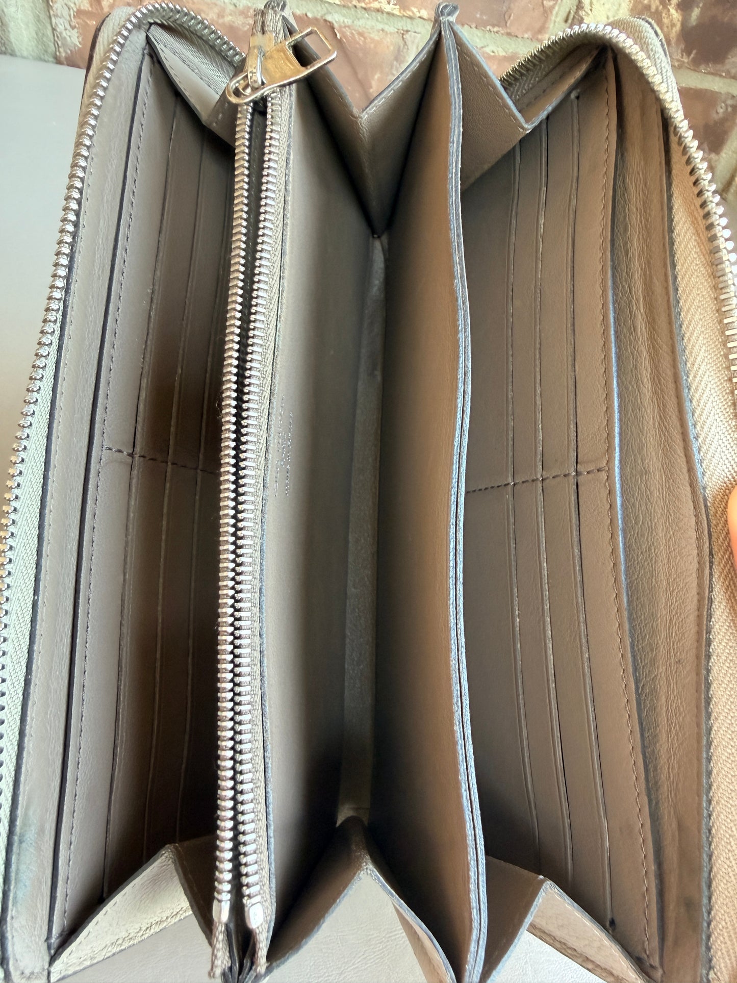 Louis Vuitton Comete Galle Zippy Wallet -37846