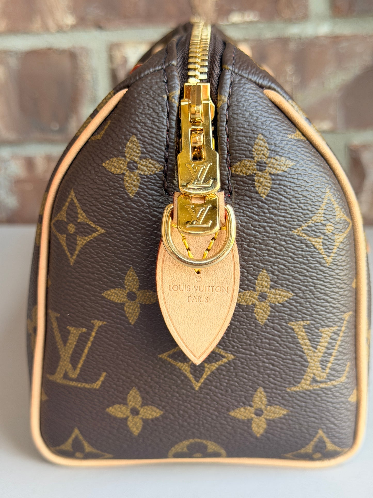 Louis Vuitton Monogram Canvas Speedy Bandouliere 20 Brown - 78943