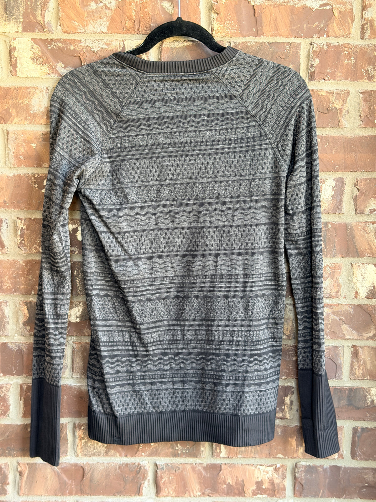 Lululemon Rest Less Pullover Size 10 Black Gray Jacquard Long Sleeve Thumbholes