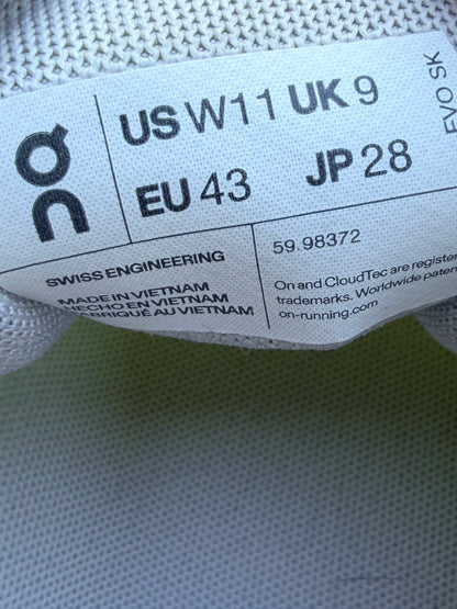 On Cloud 5 Women's Size 11 Hay Frost Running Shoes