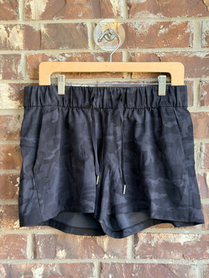 Lululemon Women's Track That Mid-Rise Lined Shorts Black Camo Size 10