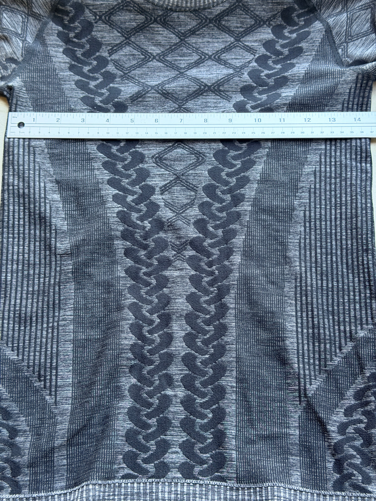 Lululemon Swiftly Tech Long Sleeve Crew Black Gray Geometric Print