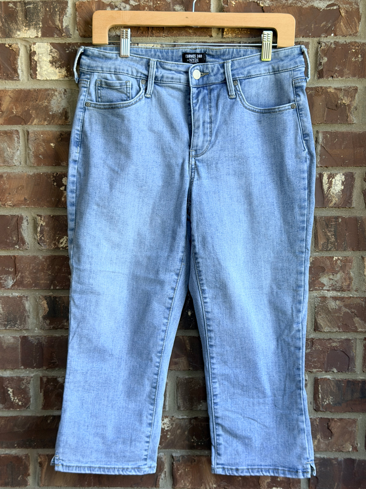 NYDJ Curves 360 Size 8 Women's Light Wash Cropped Capri Stretch Jeans Denim