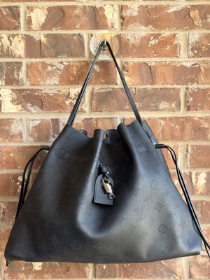 Louis Vuitton Boundless Handbag Mahina Leather Black 94754