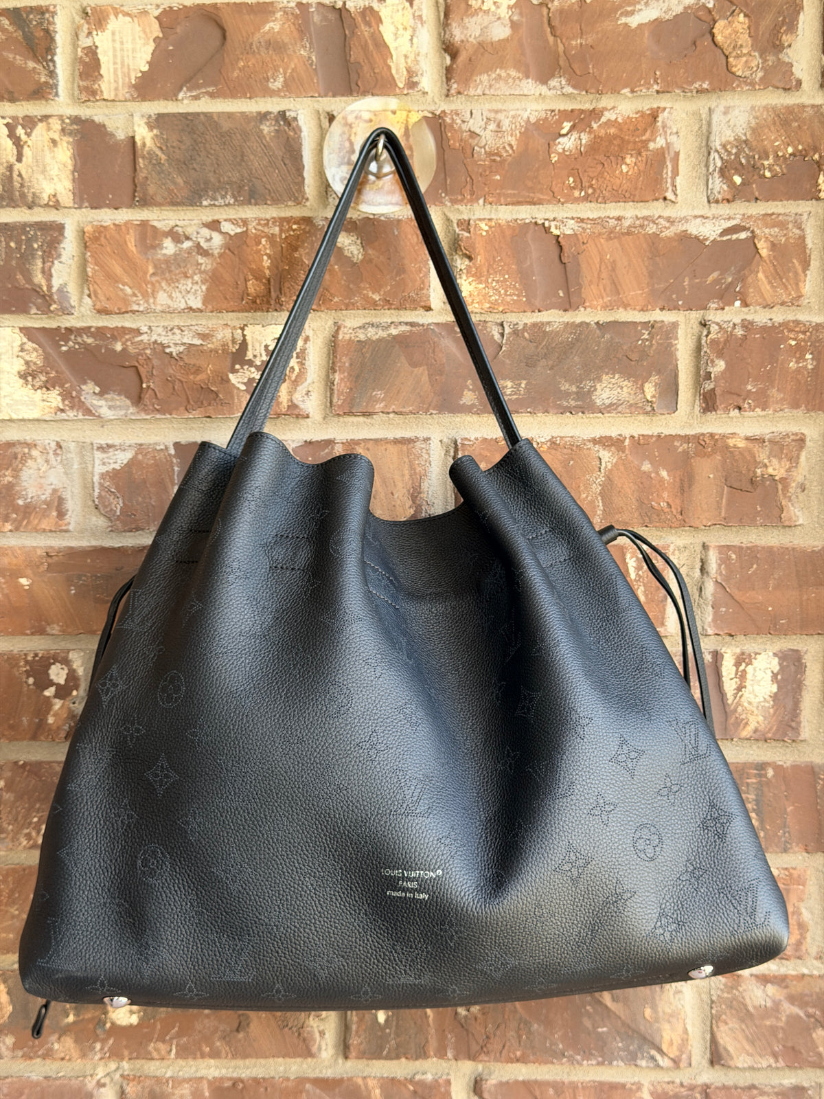 Louis Vuitton Boundless Handbag Mahina Leather Black 94754