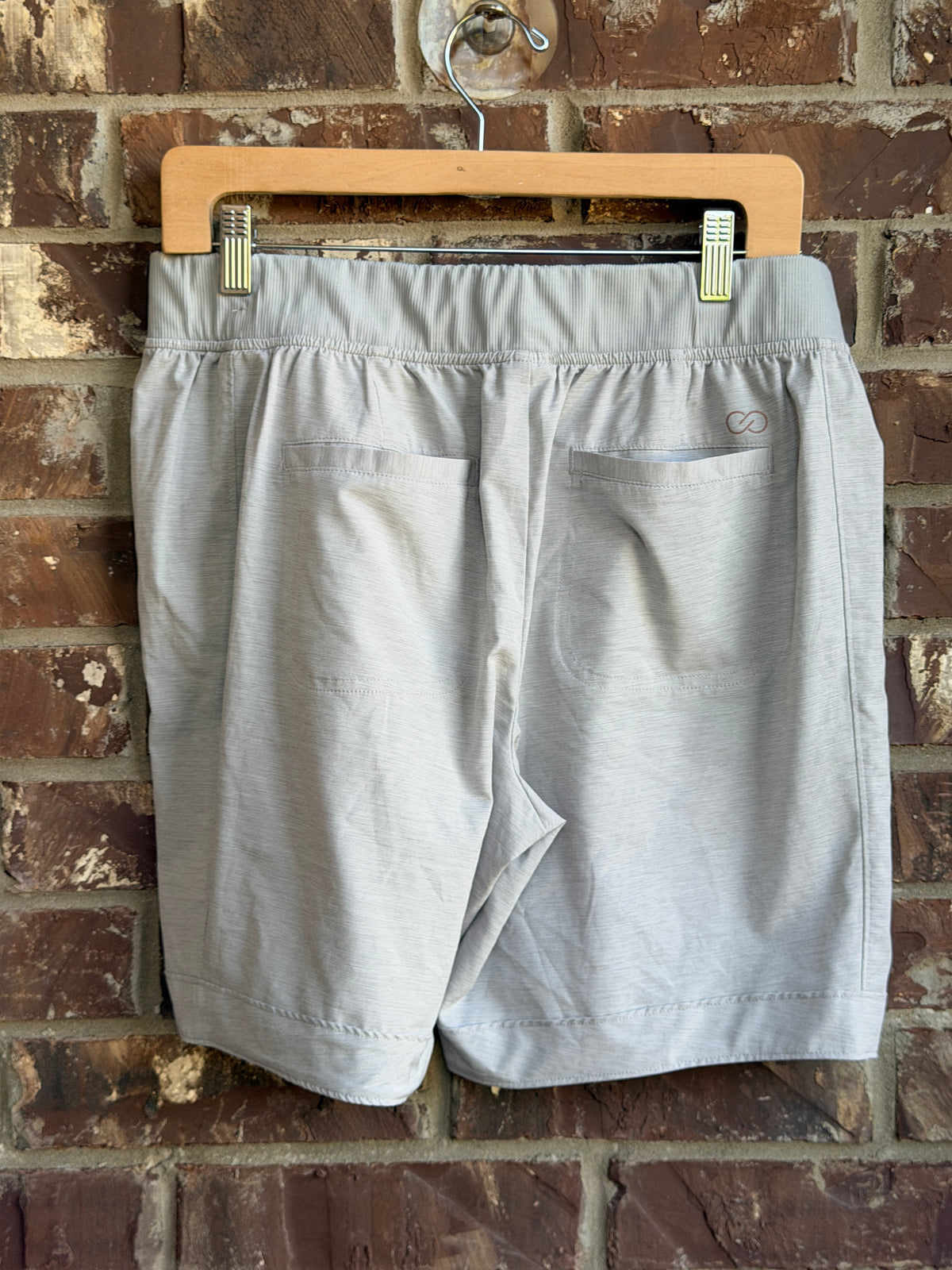 CALIA Carrie Underwood Women's Gray Athletic Shorts Medium