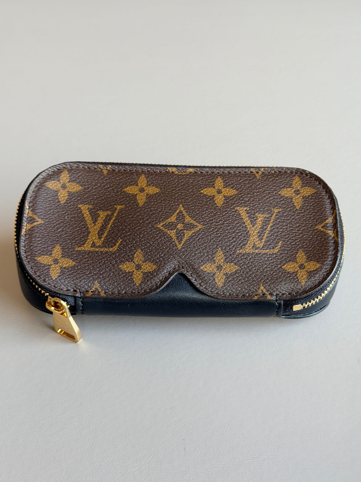 Louis Vuitton Monogram Canvas Sunglasses GM Pouch Brown 73753