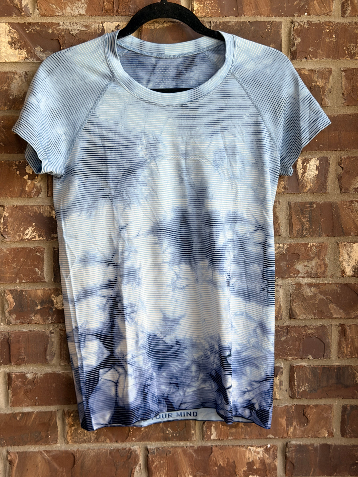 Lululemon Womens Size 10 Blue White Short Sleeve Running Shirt Still Your Mind