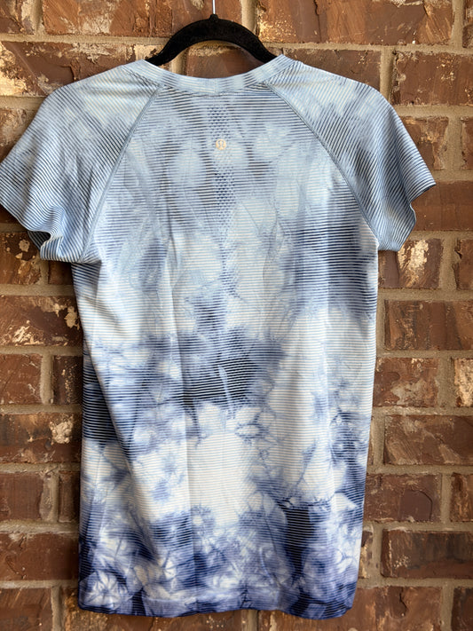 Lululemon Womens Size 10 Blue White Short Sleeve Running Shirt Still Your Mind