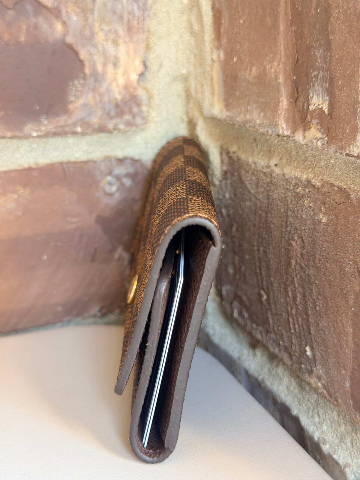 Louis Vuitton 6 Key Holder  Damier Ebene 84573