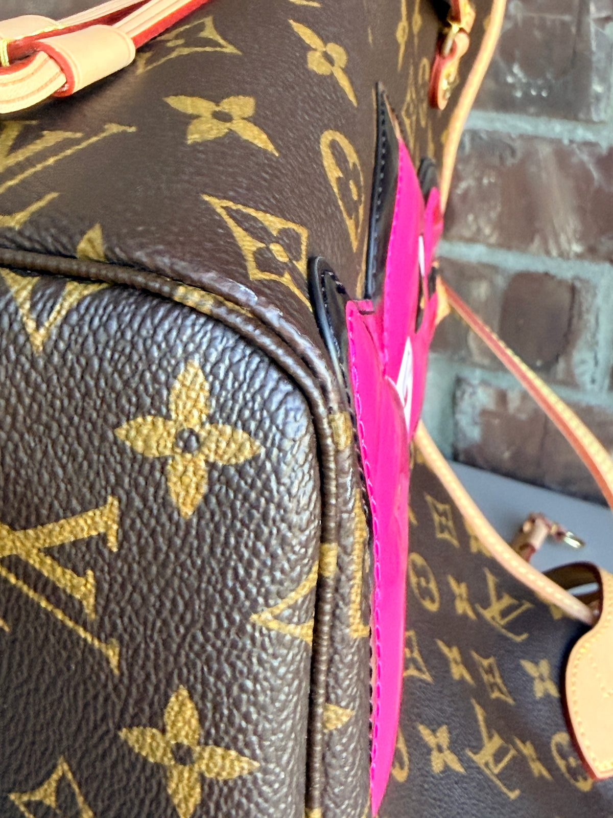 Louis Vuitton Neverfull Limited Edition Sun Yitian MM 56233
