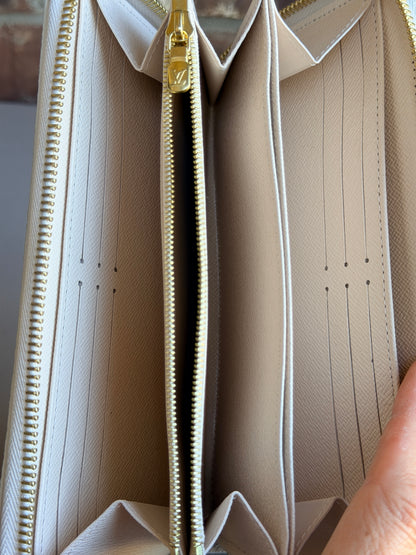 Louis Vuitton By the Pool Zippy Wallet 63948