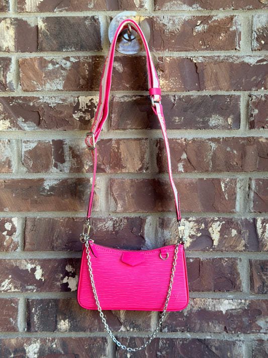 Louis Vuitton Easy Pouch on Strap Epi Leather Dragon Fruit 98734
