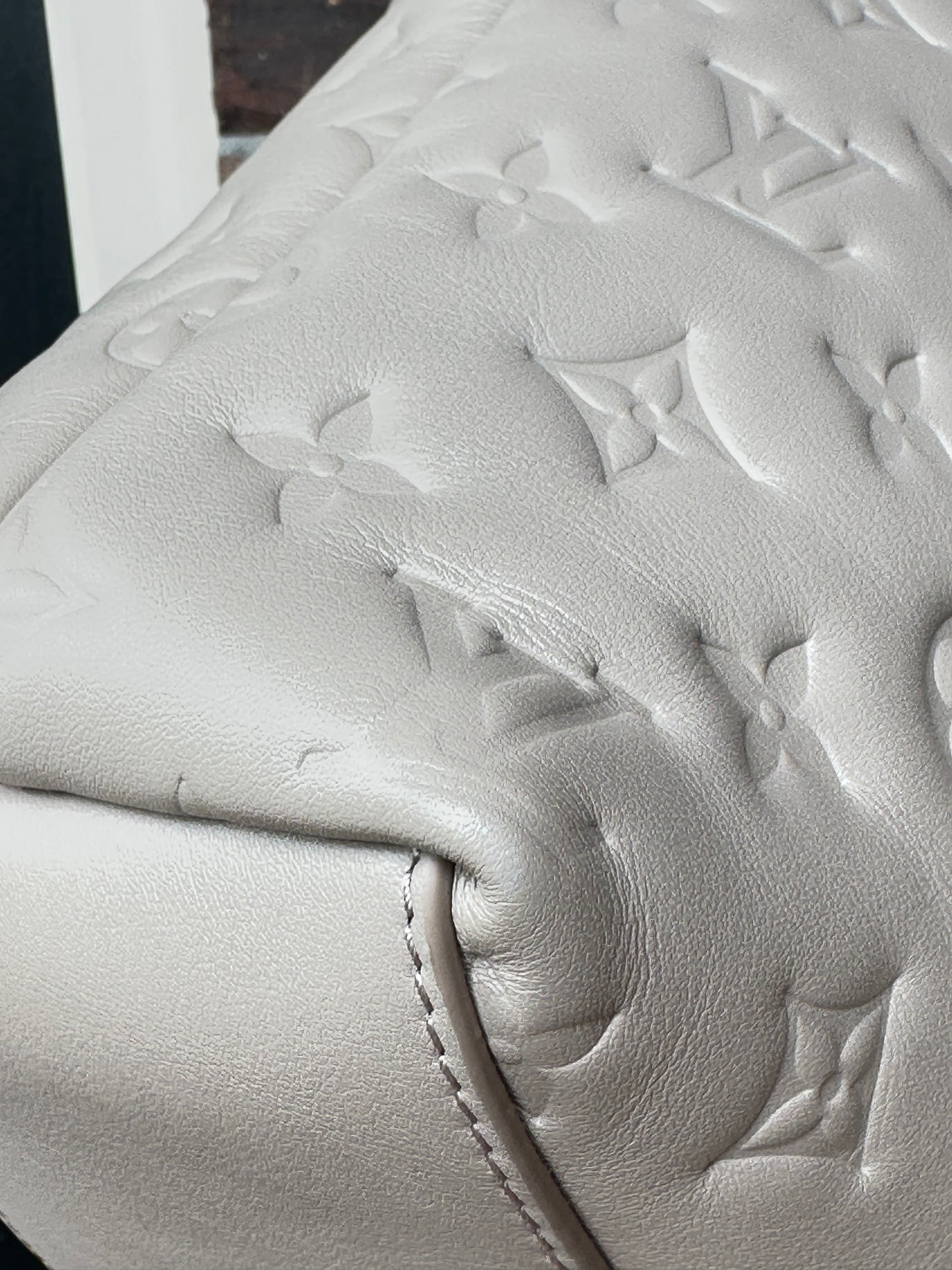 Louis Vuitton Coussin Hobo Monogram Embossed Lambskin MM Tan 58291