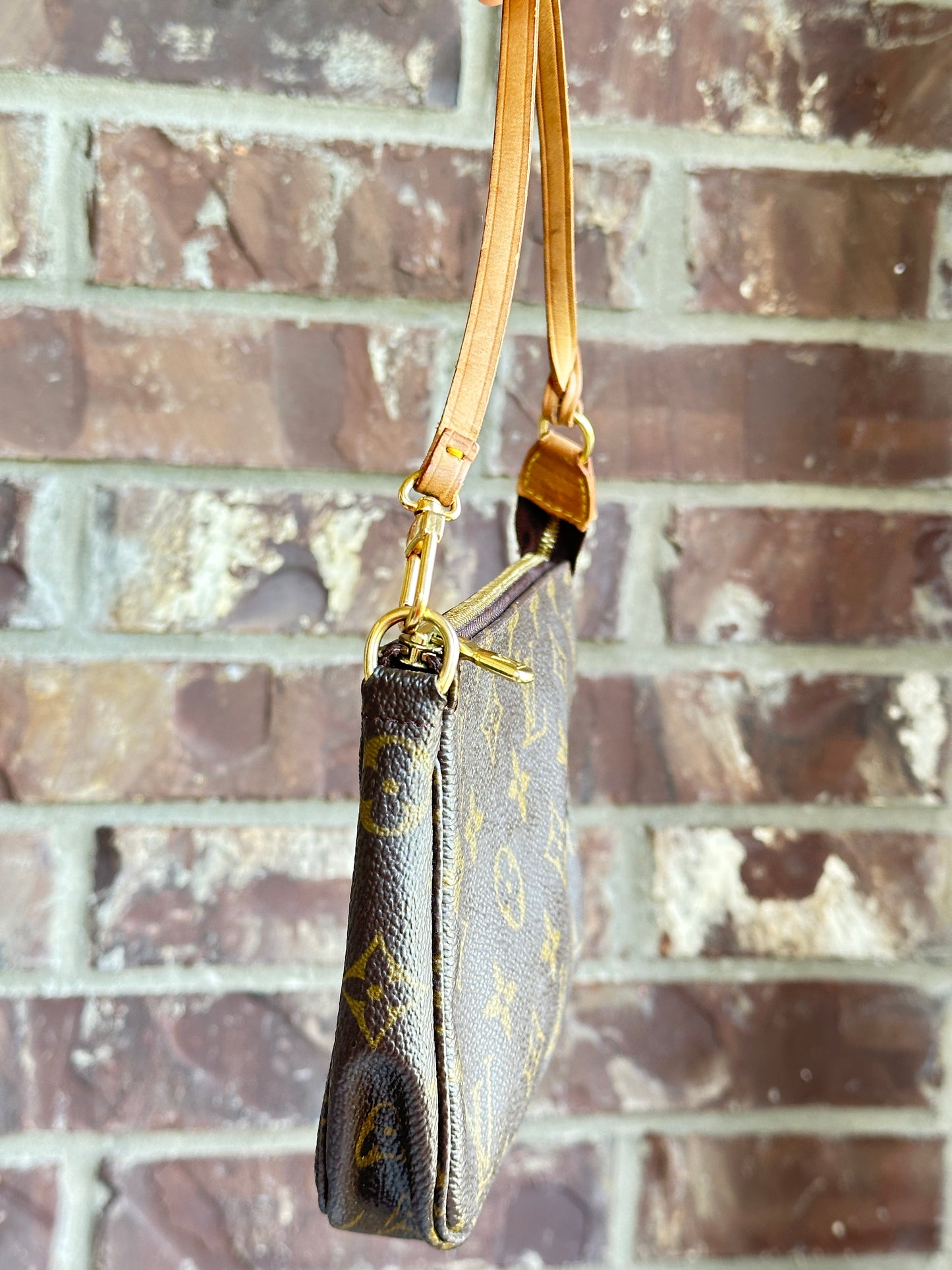 Louis Vuitton Pochette Accessoires Monogram 10209