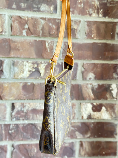 Louis Vuitton Pochette Accessoires Monogram 10209