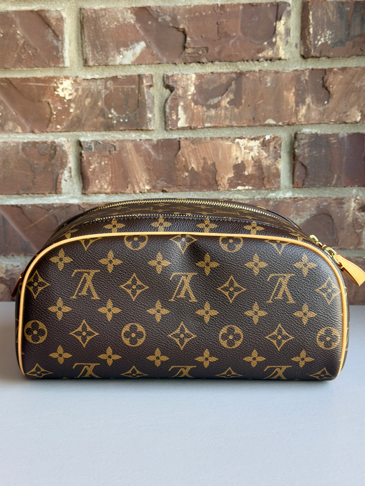 Louis Vuitton Toiletry Bag Monogram Canvas King Size	56842